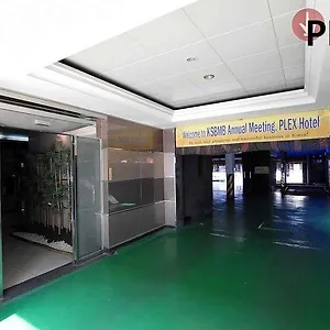 Plex 酒店